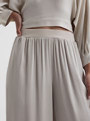 Reiss Neutral Imogen Wide Leg Elasticated Waist Trousers - Image 3 of 4