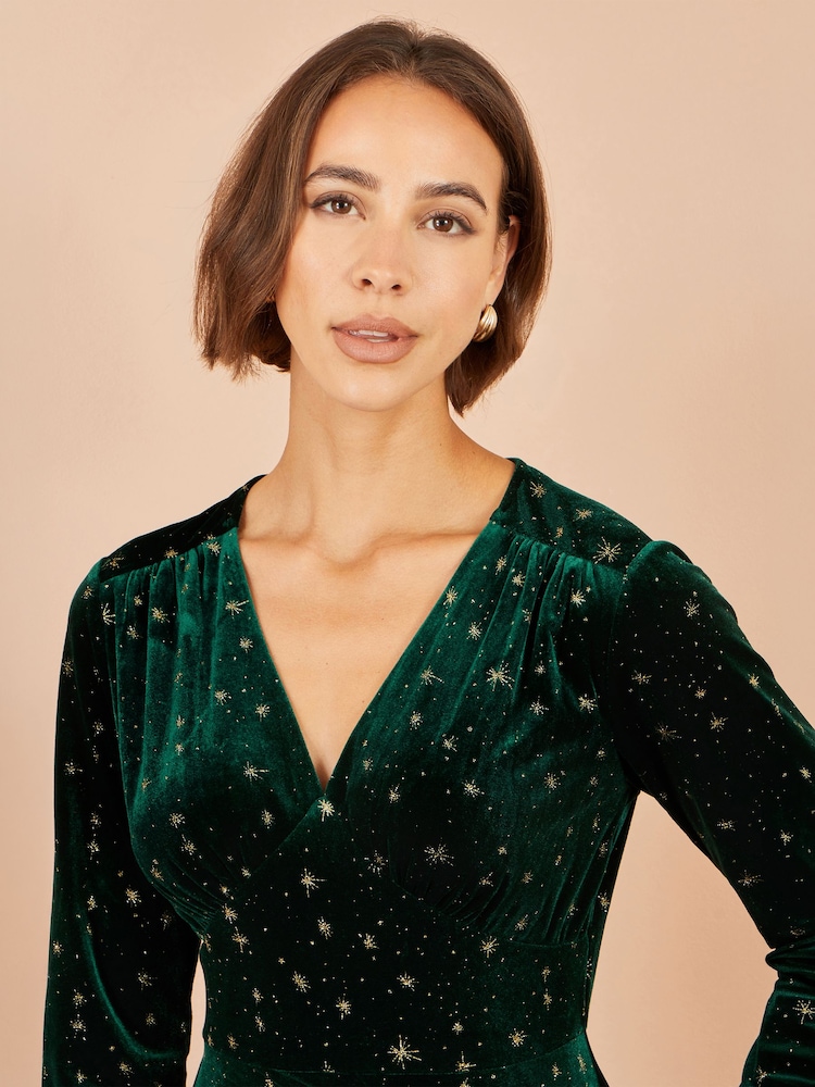 Yumi Velvet Skater Dress With Foil Star Print - صورة 5 من 5