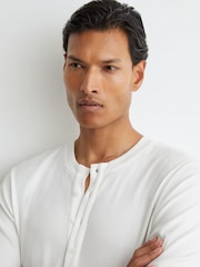 Reiss White Francisco Ribbed Long-Sleeve Henley T-Shirt - Image 3 of 5