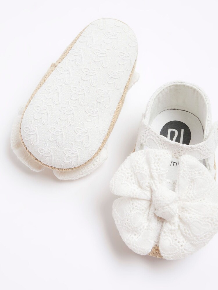 River Island White Broderie Bow Baby Girls Sandals - Image 5 of 5