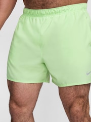 Nike Light Green 5 Inch Dri-FIT Challenger 5 Inch Briefs Lined Running Shorts - Image 5 of 10