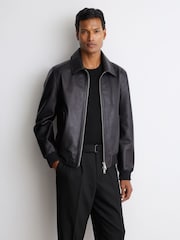 Reiss Black Strap Tailored Fit Wool-Blend Belted Pleated Trousers - Image 5 of 9