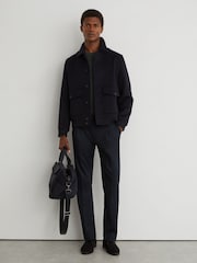 marine - Pantalons ajustés en coton mélangé avec ajusteur latéral Reiss Float - Image 1 de 6