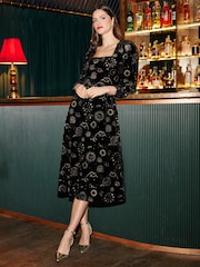 Yumi Black Cosmic Foil Print Midi Dress - Image 5 of 5