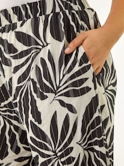 Roman Black Curve Leaf Print Metallic Wide Leg Trousers - Image 5 of 5