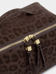 Estampa de animal marrom - Katie Loxton Soho Large Make Up / Wash Bag - Imagem 3 de 4