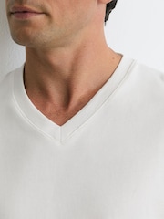 Reiss White Malibu Cotton V-Neck Relaxed-Fit T-Shirt - Image 3 of 6