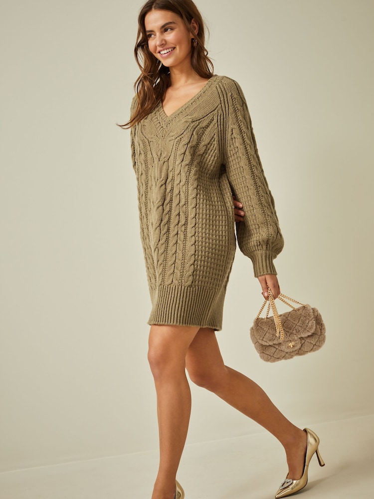 Khakigrün - Strickkleid mit Zopfmuster und V-Ausschnitt - Bild 2 von 5