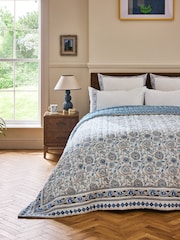 Nina Campbell Blue Indienne Quilted Bedspread - Image 2 of 6