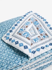 Nina Campbell Blue Indienne Quilted Bedspread - Image 5 of 6