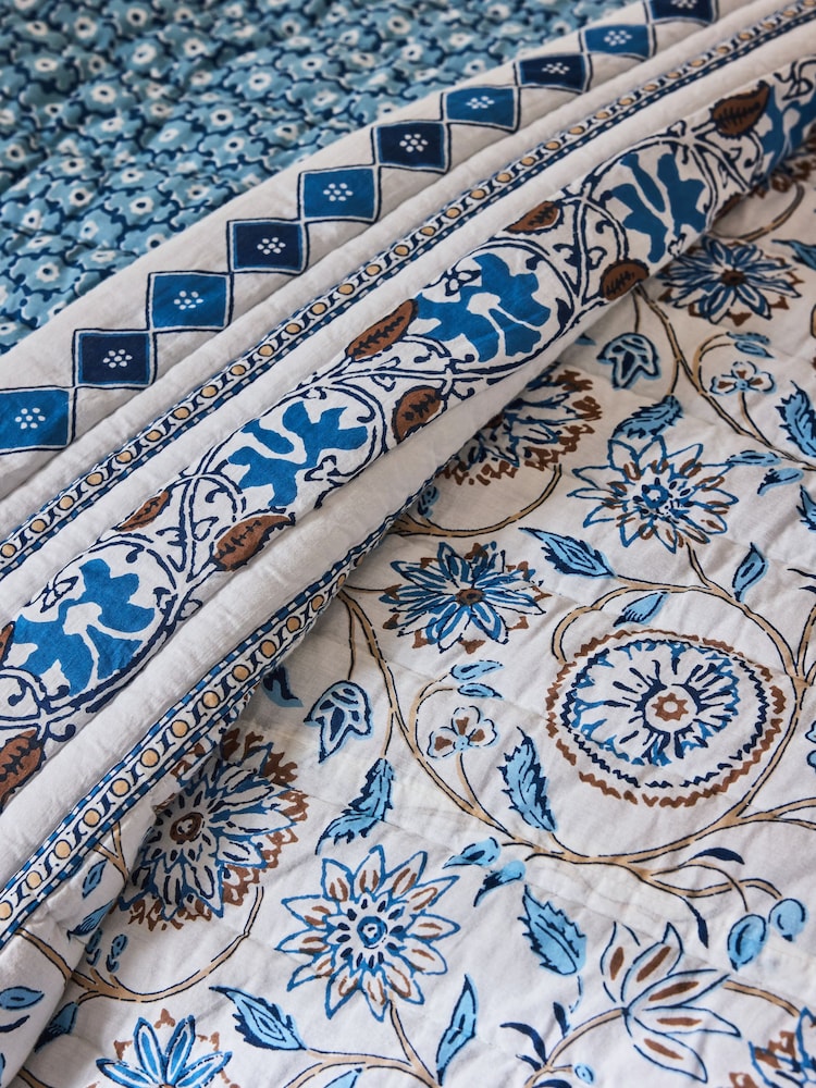 Nina Campbell Blue Indienne Quilted Bedspread - Image 6 of 6