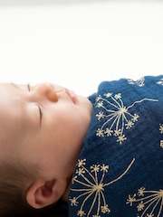 aden + anais White Large 100% Cotton Muslin Blankets 3 Pack - Image 3 of 6