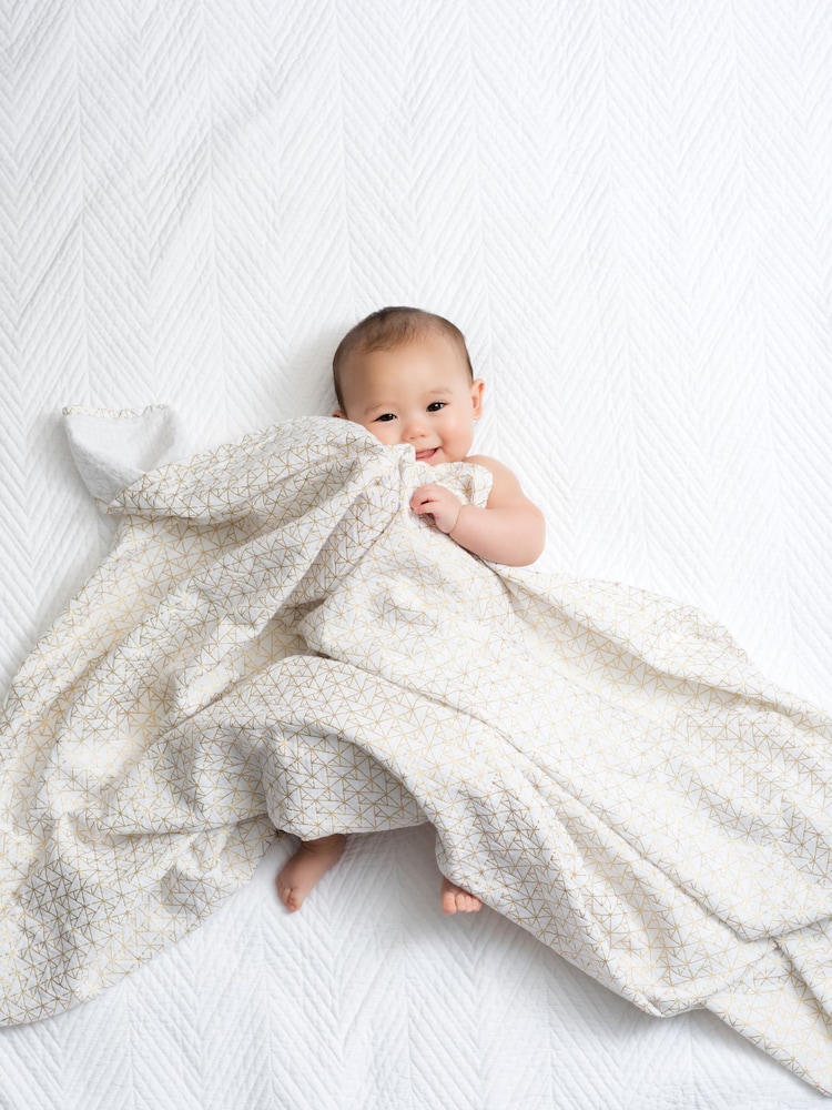 aden + anais White Large 100% Cotton Muslin Blankets 3 Pack - Image 4 of 6