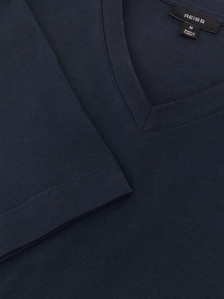 Reiss Navy Malibu Cotton V-Neck Relaxed-Fit T-Shirt - Image 6 of 6 Reiss Navy Malibu Cotton V-Neck Relaxed-Fit T-Shirt - Image 6 of 6