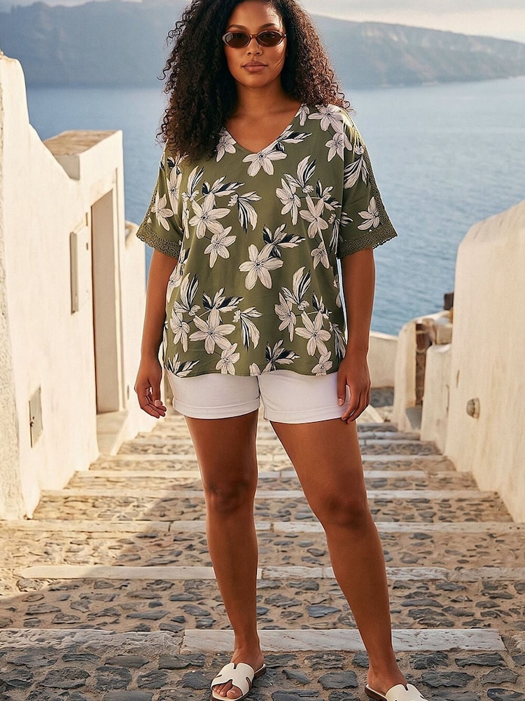 Roman Green Curve Floral Print Crochet Top - Image 2 of 4