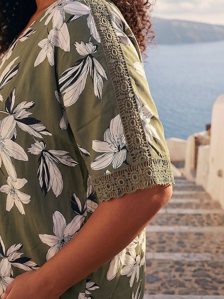 Roman Green Curve Floral Print Crochet Top - Image 4 of 4
