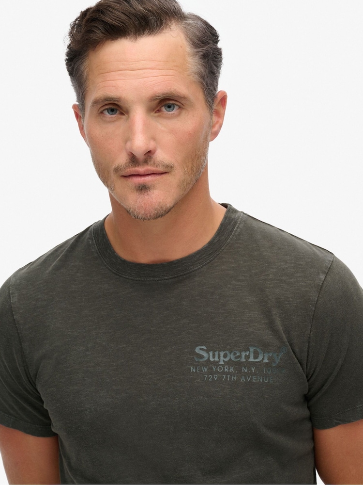 Deep Marine Green Slub - Superdry Venue T-Shirt aus 100 % Baumwolle mit farblich abgestimmtem Logo - Bild 3 von 3