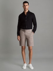 Marrón seta - Reiss Wicket Cotton Chino Shorts with Stretch - Imagen 3 de 6