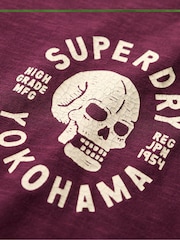 Lila - Superdry Lo-Fi lockeres T-Shirt mit Biker-Grafik aus 100 % Baumwolle - Bild 5 von 5