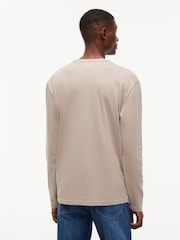Tommy Hilfiger Brown Badge Jersey Long Sleeve T-Shirt - Image 3 of 5