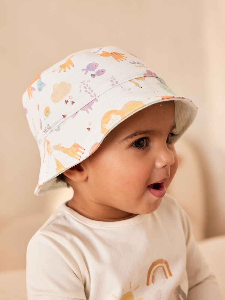 White Reversible Noahs Ark Print Baby Bucket Hat (0mths-2yrs) - Image 2 of 4