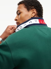 ירוק - Tommy Hilfiger סווטשירט בגזרה נינוחה עם רבע רוכסן ועיטור טלאי - תמונה 4 מתוך 5