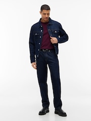 أحمر - تي شيرت بشارة بلون واحد بياقة بحافة مستديرة من Tommy Jeans - صورة 3 من 5