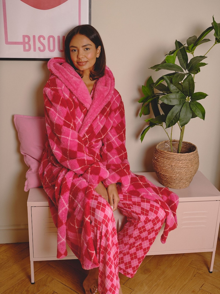 Loungeable Pink Argyle Cosy Borg Fleece Hooded Dressing Gown - Image 6 of 6 Loungeable Pink Argyle Cosy Borg Fleece Hooded Dressing Gown - Image 6 of 6