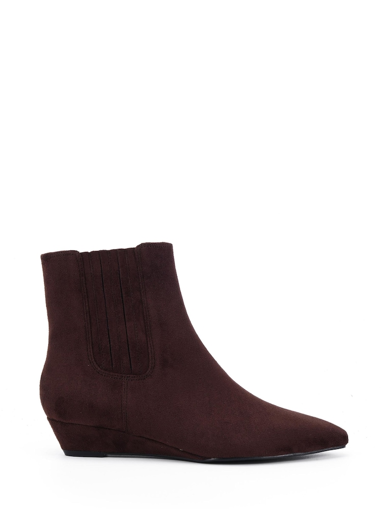 rjava - Novo Klarissa Low Wedge Chisel Toe Chelsea Ankle Boots - Slika 2 iz 6