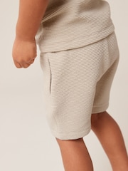 Neutral Textured Jersey Pocket T-Shirt and Shorts Set (3mths-7yrs) - Image 4 of 8