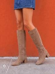 rjava - Novo Goldie Block Heel Buckle Detail Knee Boots - Slika 1 iz 6