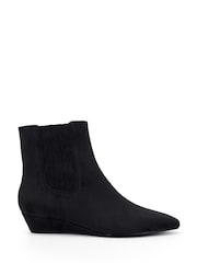 črna - Novo Klarissa Low Wedge Chisel Toe Chelsea Ankle Boots - Slika 2 iz 6
