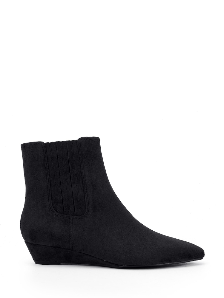 črna - Novo Klarissa Low Wedge Chisel Toe Chelsea Ankle Boots - Slika 2 iz 6