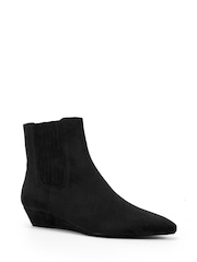 črna - Novo Klarissa Low Wedge Chisel Toe Chelsea Ankle Boots - Slika 3 iz 6