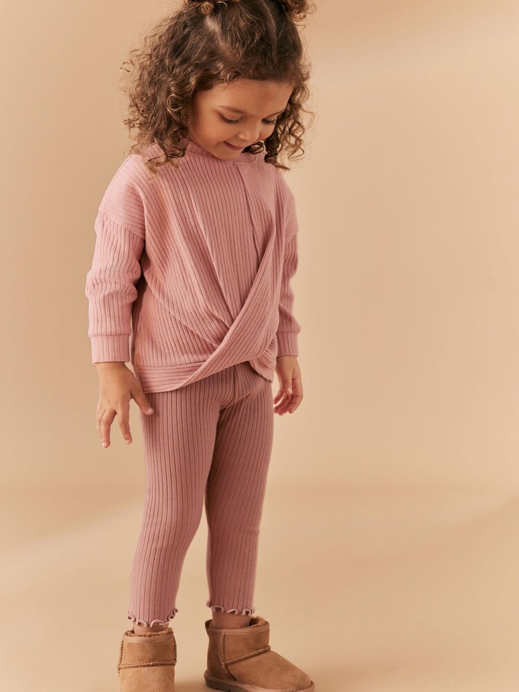 وردي - طقم من بلوفر وبنطلون ضيق مضلع (3 أشهر-7 سنوات) - صورة 2 من 7 وردي - طقم من بلوفر وبنطلون ضيق مضلع (3 أشهر-7 سنوات) - صورة 2 من 7