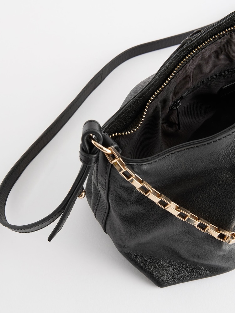 Schwarz - Plissierte Leder-Clutch mit Kette - Bild 8 von 8 Schwarz - Plissierte Leder-Clutch mit Kette - Bild 8 von 8