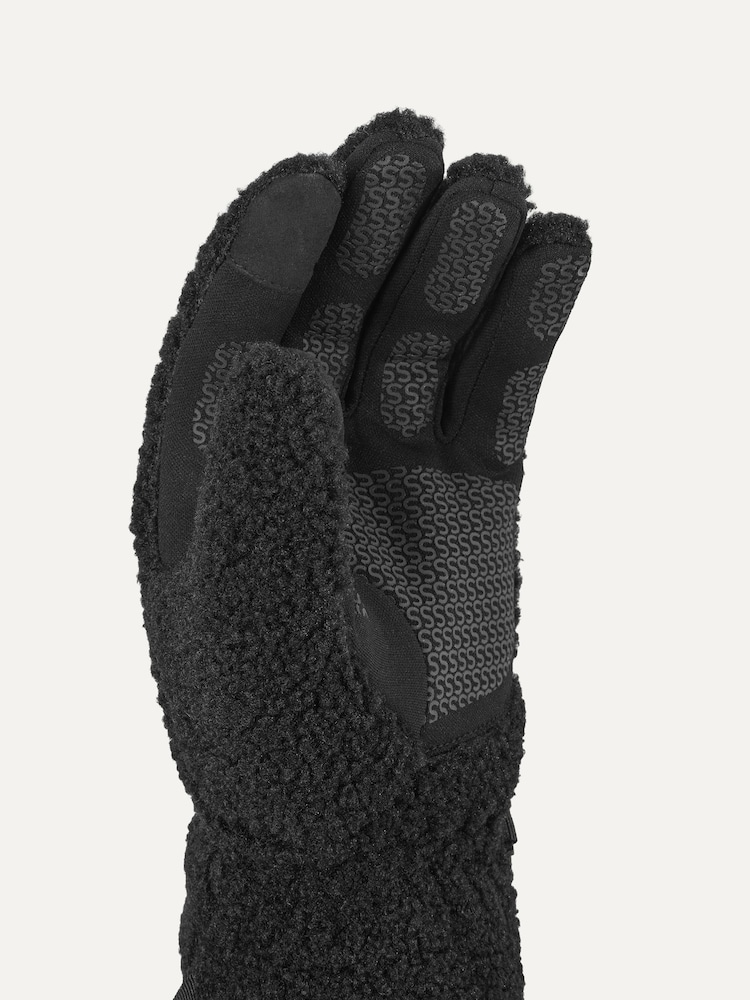 Sealskinz Black Hoveton Waterproof Heavy Sherpa Fleece Gloves - Image 3 of 3 Sealskinz Black Hoveton Waterproof Heavy Sherpa Fleece Gloves - Image 3 of 3