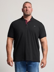أسود - قميص بولو بفتحة أزرار بألوان متباينة من BadRhino Big & Tall - صورة 1 من 6