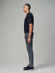 Темно-серый - Брюки-чиносы Slim Fit Motionflex - Изображение 4 из 10