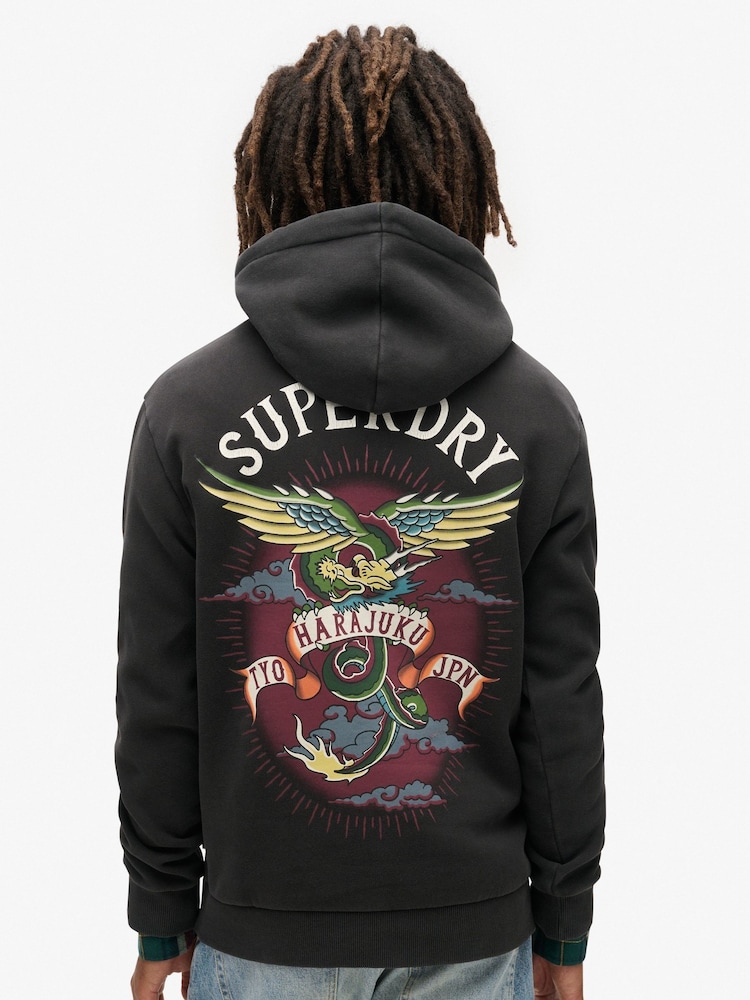 Negro - Sudadera con capucha con gráfico tipo tatuaje de Superdry - Imagen 2 de 4 Negro - Sudadera con capucha con gráfico tipo tatuaje de Superdry - Imagen 2 de 4