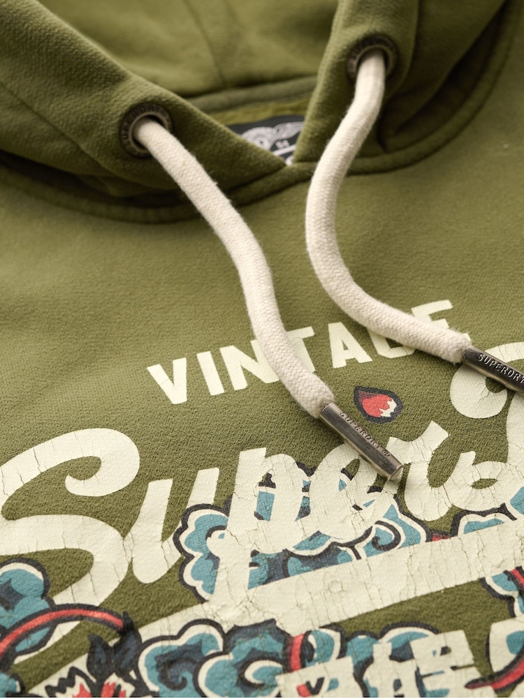 Weiches Mossgrün - Superdry Tokyo Vintage Kapuzensweatshirt mit Logo - Bild 12 von 12