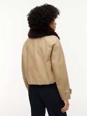 Chaqueta bomber extragrande con cuello de piel sintética de Tommy Hilfiger - Imagen 2 de 5