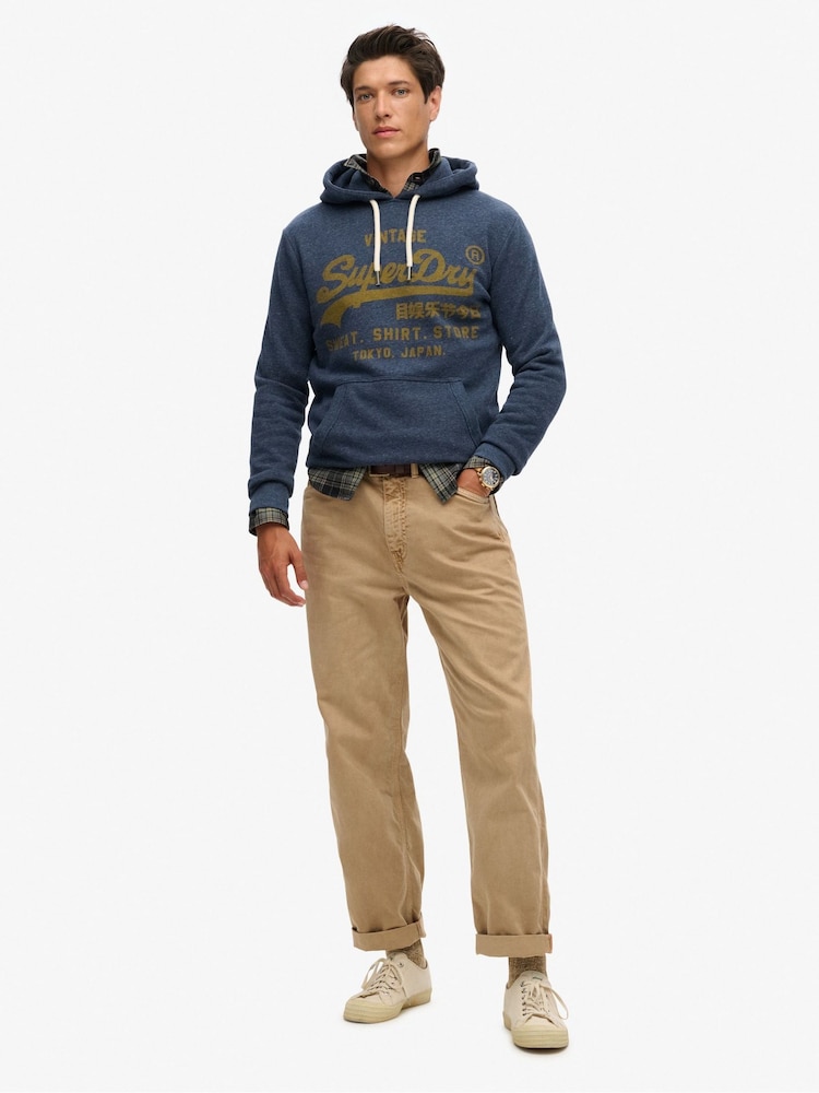 Marga azul marino vintage - Sudadera clásica con capucha y diseño gráfico de estilo vintage de Superdry - Imagen 2 de 5 Marga azul marino vintage - Sudadera clásica con capucha y diseño gráfico de estilo vintage de Superdry - Imagen 2 de 5