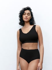 Chantelle Soft Stretch Seamless V-Neck Padded Crop Top - Image 1 of 7