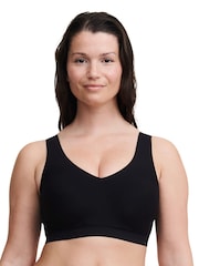Chantelle Soft Stretch Seamless V-Neck Padded Crop Top - Image 3 of 7