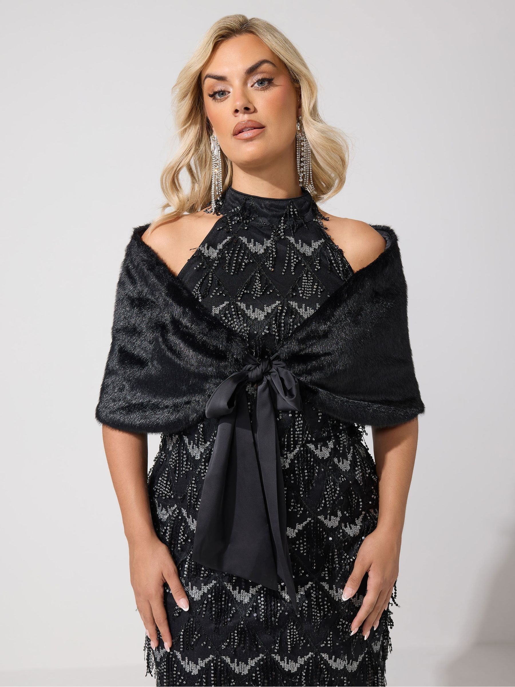 Yours Curve Women's Black Faux Fur Shawl