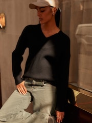 Black Relaxed Fit Ribbed V-Neck Knitted Jumper - Image 2 of 6