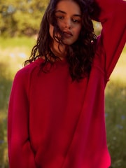 Red - Image 4 of 8