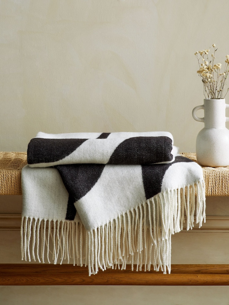 Monochrome Super Soft Wave Throw - Image 2 of 4