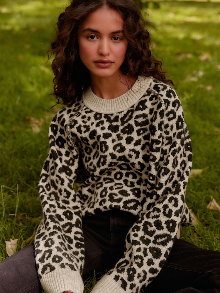 Leopard Animal - Image 1 of 8
